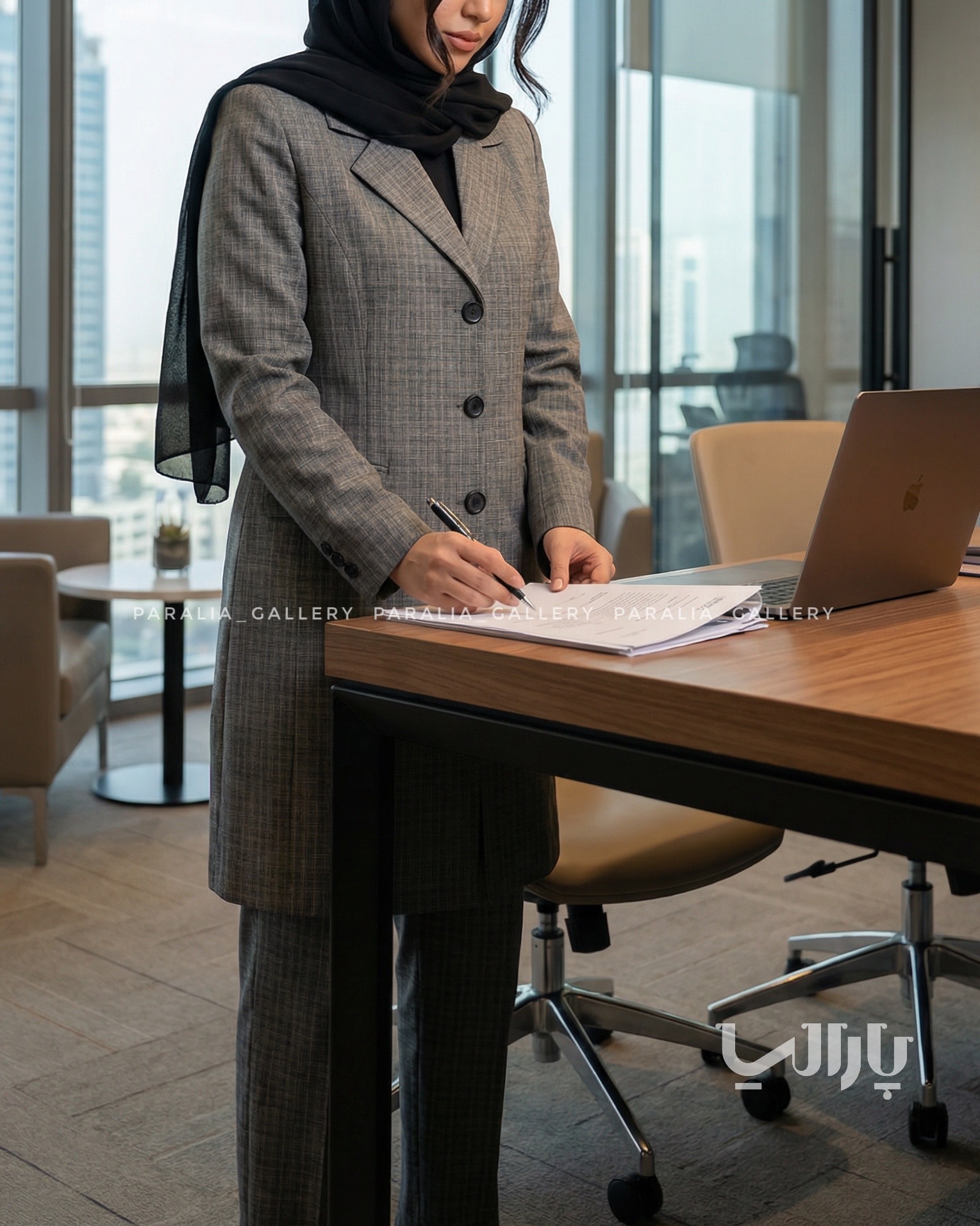 مانتو شلوار اداری چهارخونه نوک مدادی